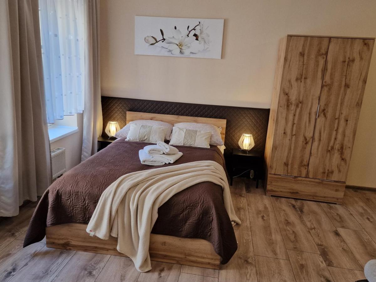 Aparthouse Apartamenty Centrum - In The City Center Near The Train Station Κατοβίτσε Εξωτερικό φωτογραφία
