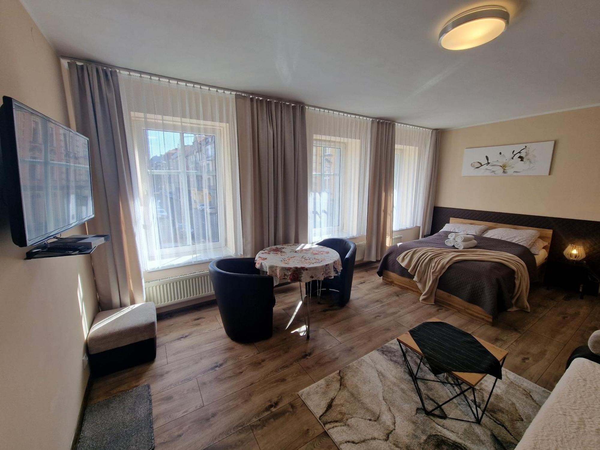 Aparthouse Apartamenty Centrum - In The City Center Near The Train Station Κατοβίτσε Εξωτερικό φωτογραφία