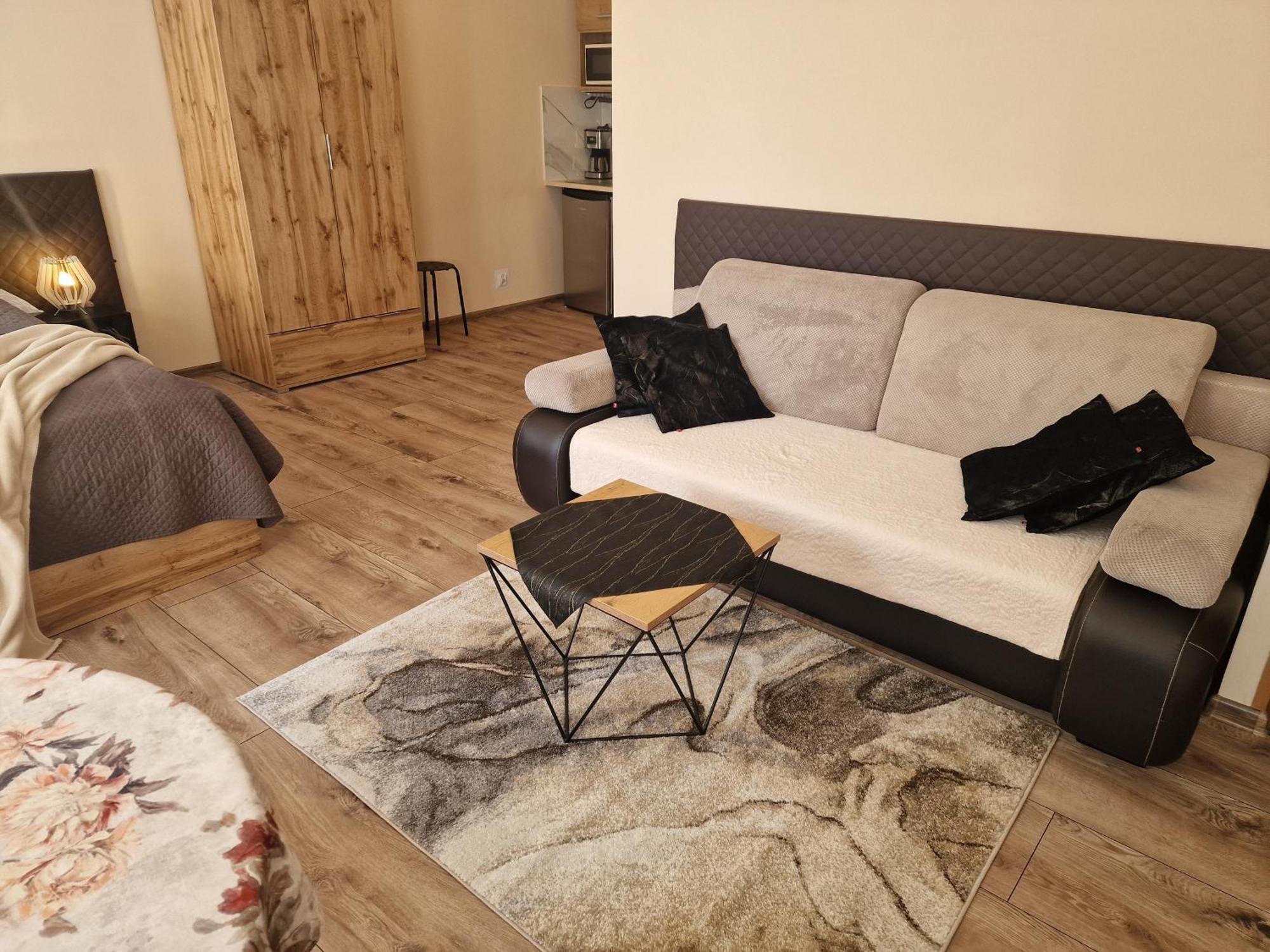 Aparthouse Apartamenty Centrum - In The City Center Near The Train Station Κατοβίτσε Εξωτερικό φωτογραφία