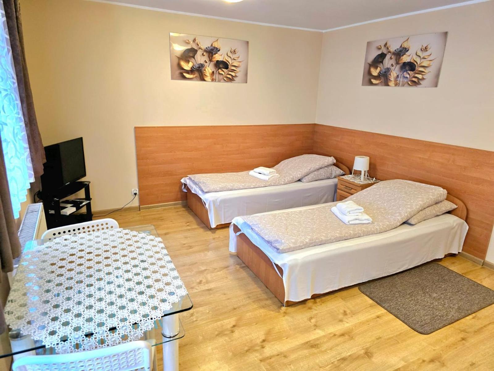 Aparthouse Apartamenty Centrum - In The City Center Near The Train Station Κατοβίτσε Εξωτερικό φωτογραφία