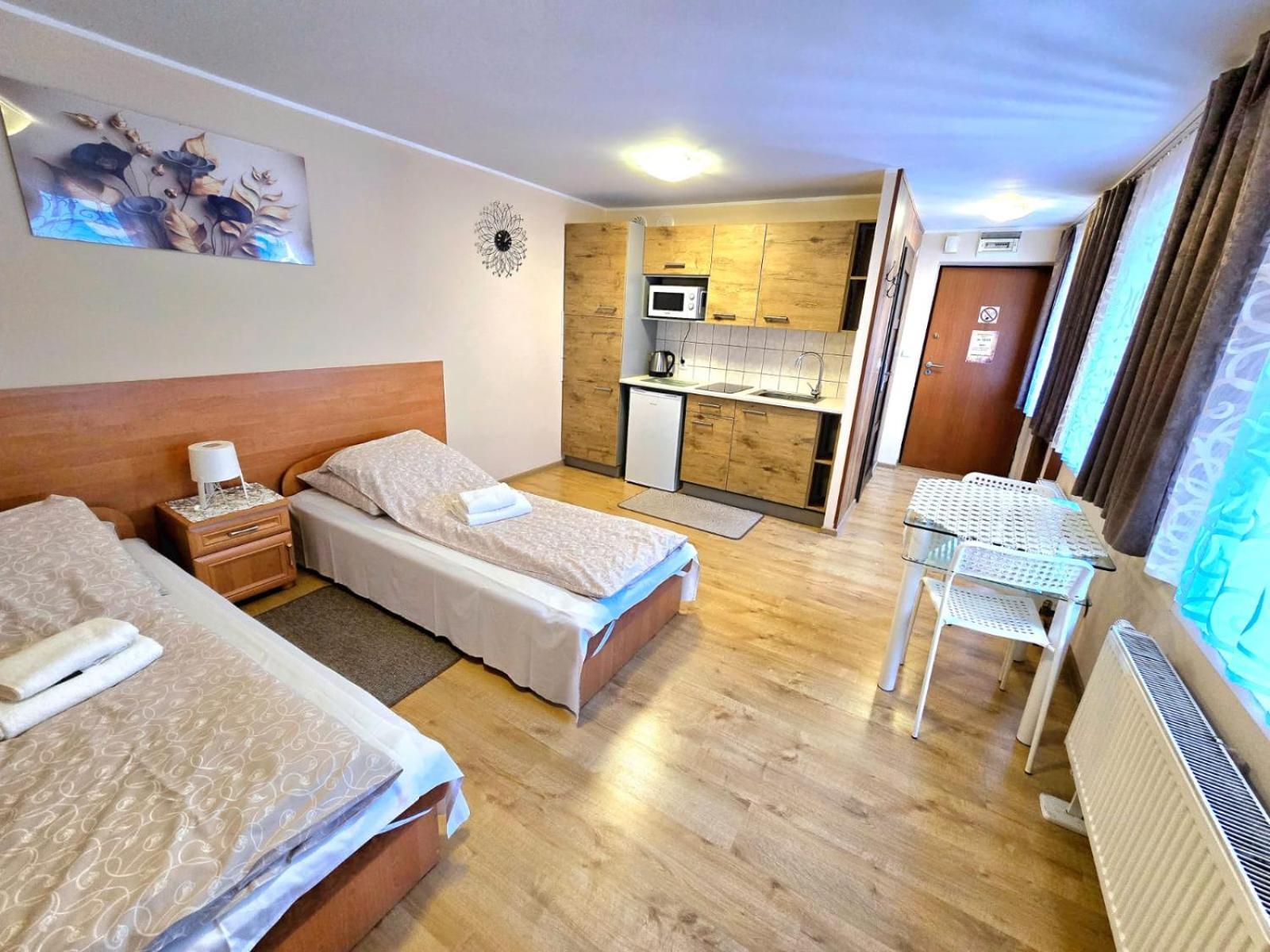 Aparthouse Apartamenty Centrum - In The City Center Near The Train Station Κατοβίτσε Εξωτερικό φωτογραφία