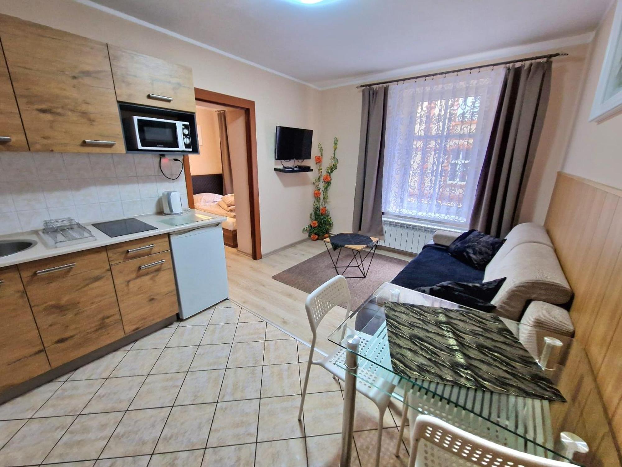 Aparthouse Apartamenty Centrum - In The City Center Near The Train Station Κατοβίτσε Εξωτερικό φωτογραφία