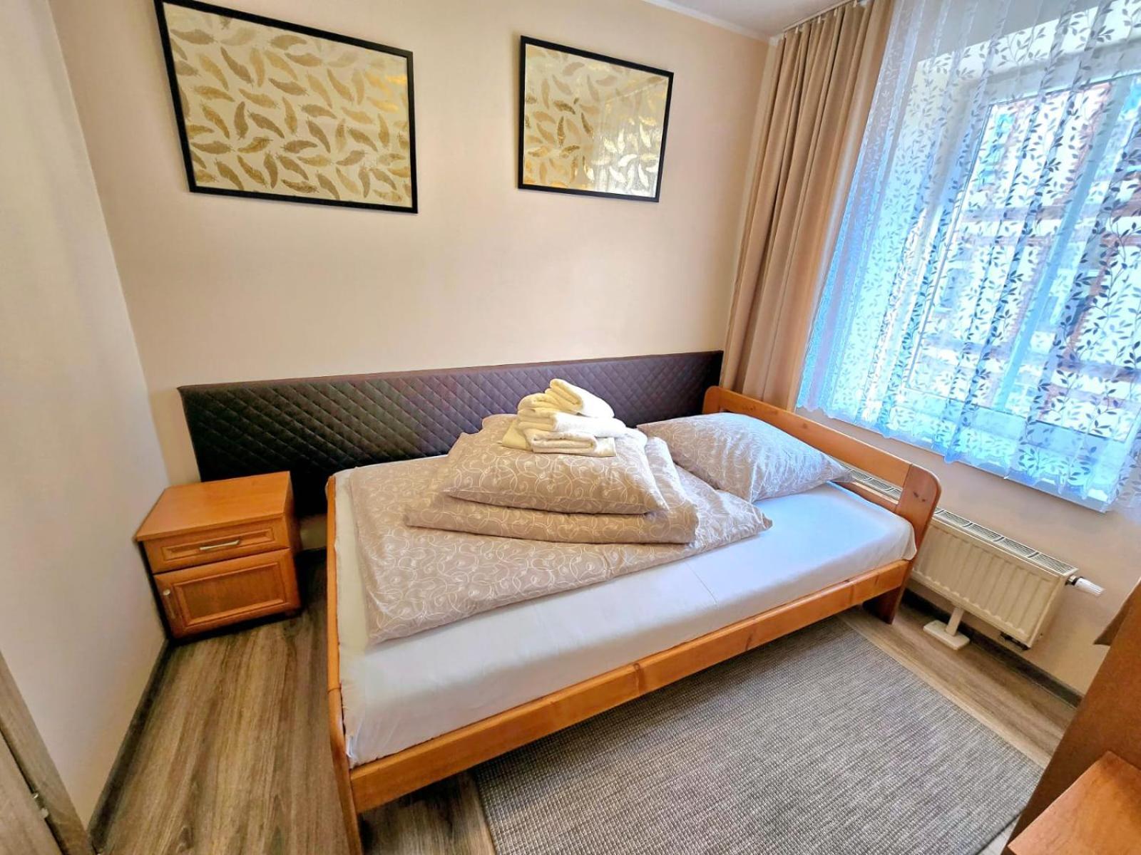 Aparthouse Apartamenty Centrum - In The City Center Near The Train Station Κατοβίτσε Δωμάτιο φωτογραφία